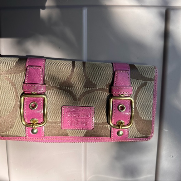 Coach Pink and Tan Wallet with Elegant Design - Picture 1 of 2